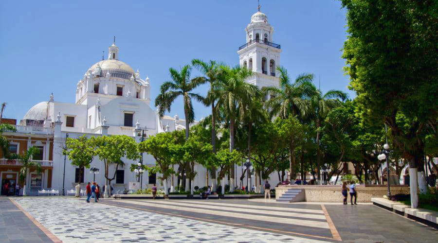 Onze autoverhuurservices bieden een gevarieerde selectie van voertuigen in Veracruz.